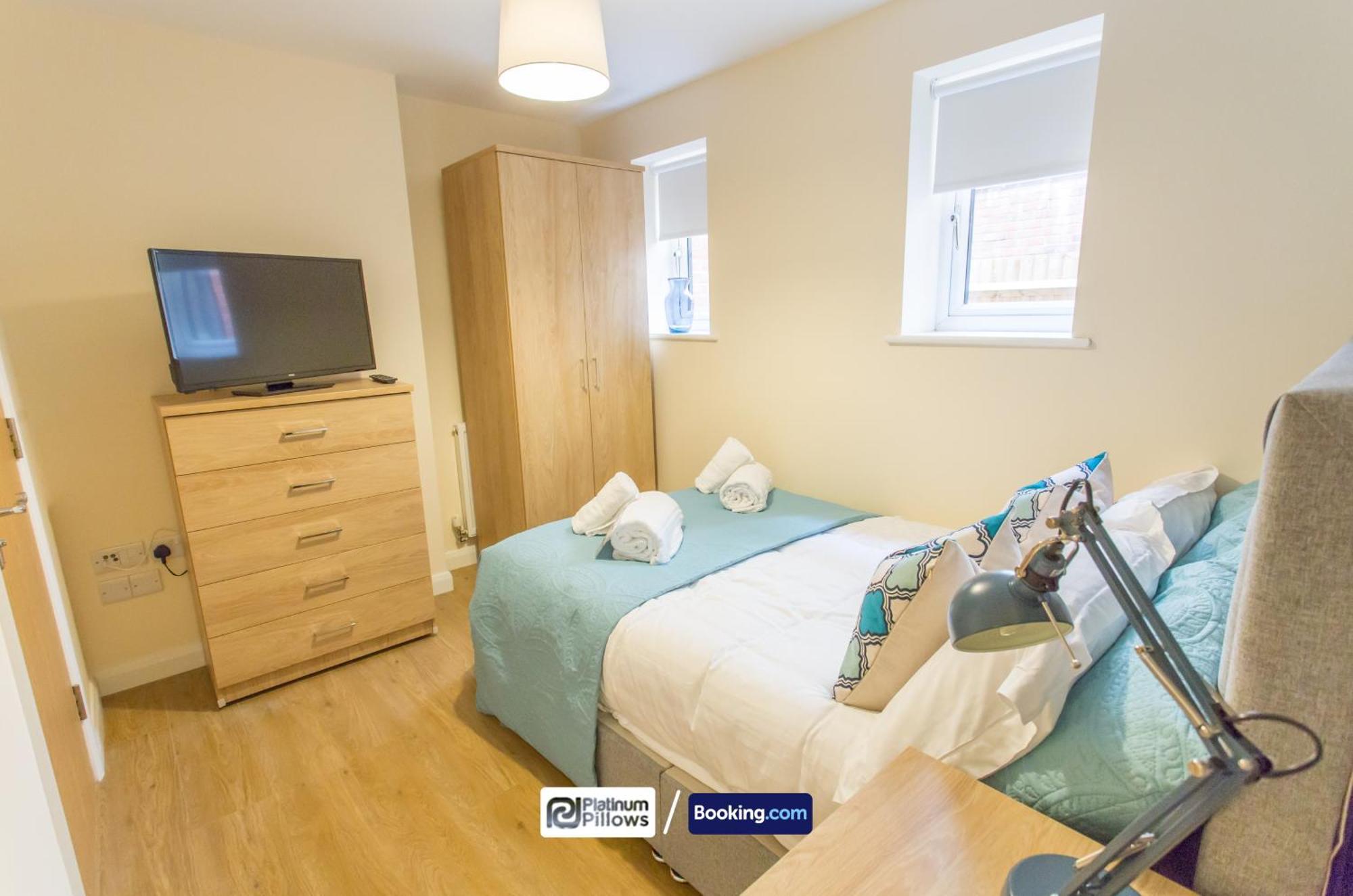 Modern Oxford 2 Bedroom Apartments, Near Headington Hospital, Families & Contractor Accommodation With Parking Exterior foto
