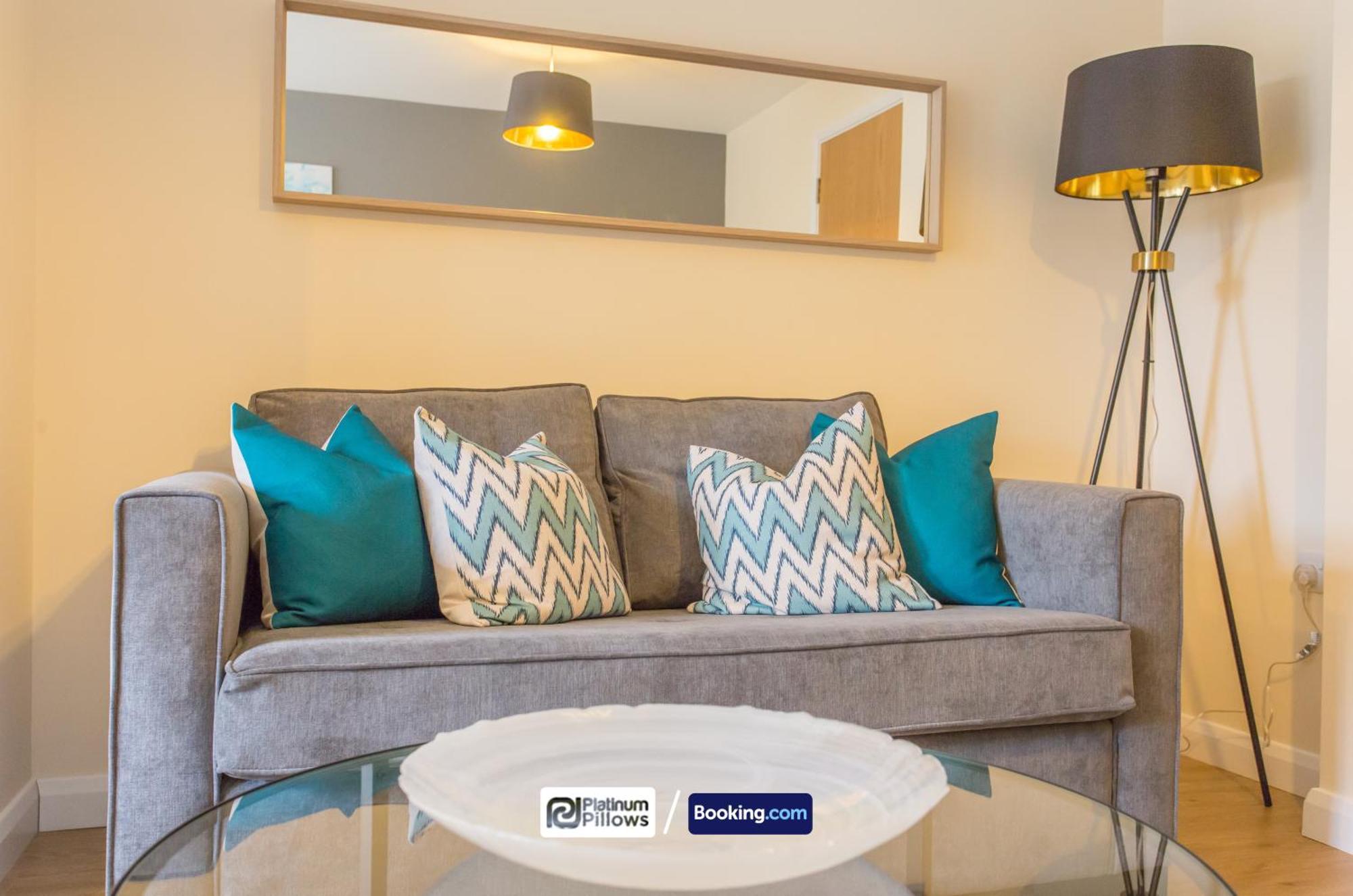 Modern Oxford 2 Bedroom Apartments, Near Headington Hospital, Families & Contractor Accommodation With Parking Exterior foto