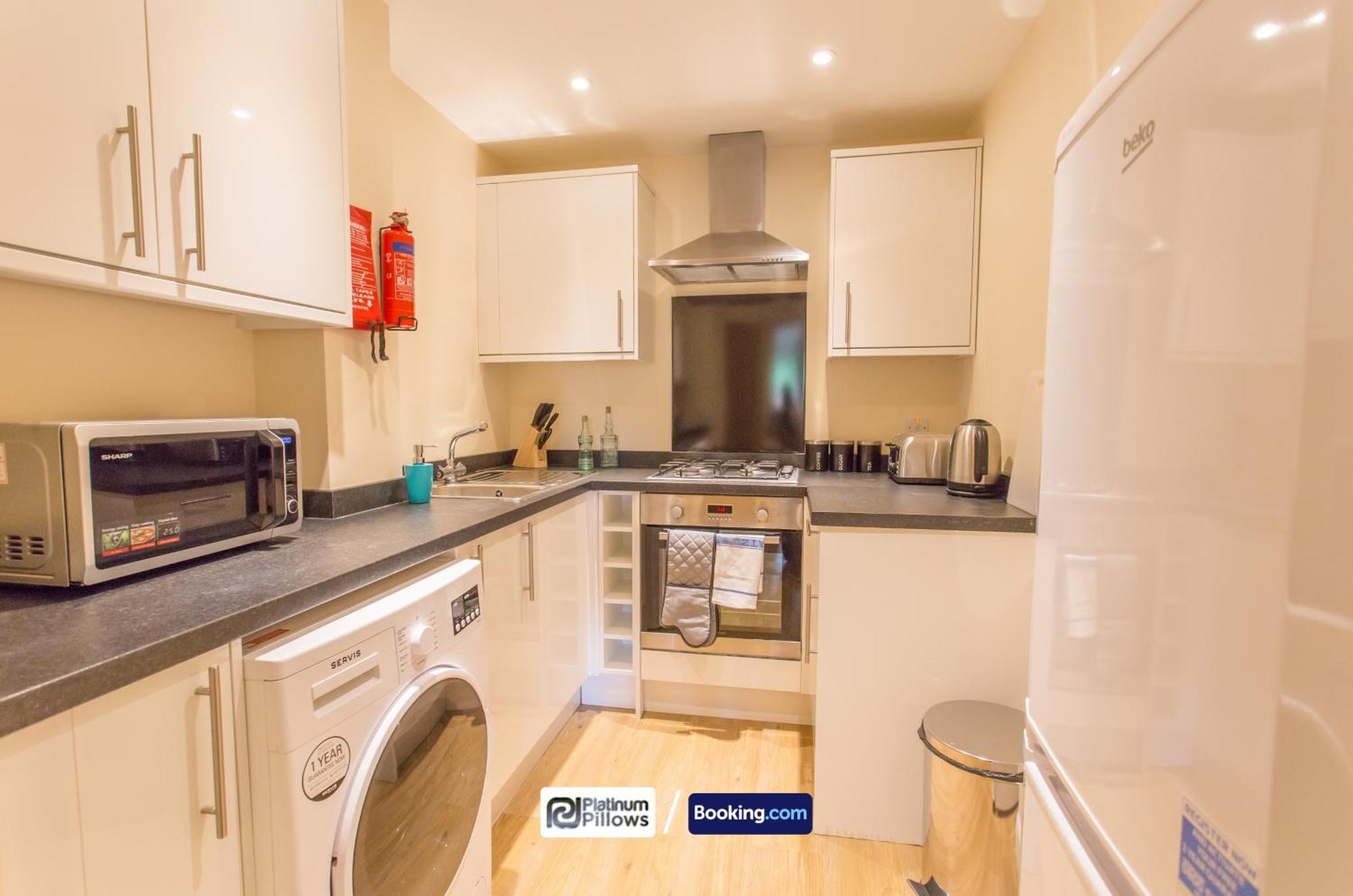 Modern Oxford 2 Bedroom Apartments, Near Headington Hospital, Families & Contractor Accommodation With Parking Exterior foto